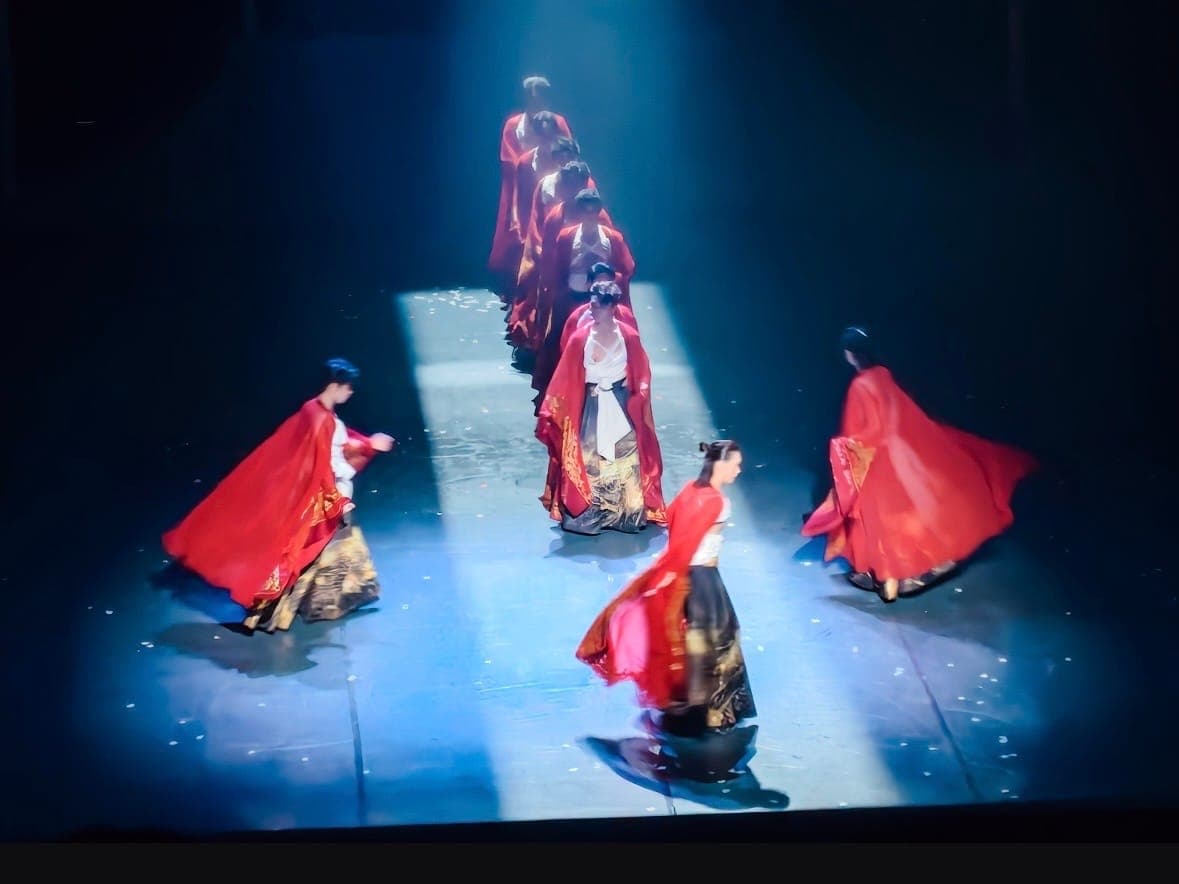 Chinese Contemporary on stage
