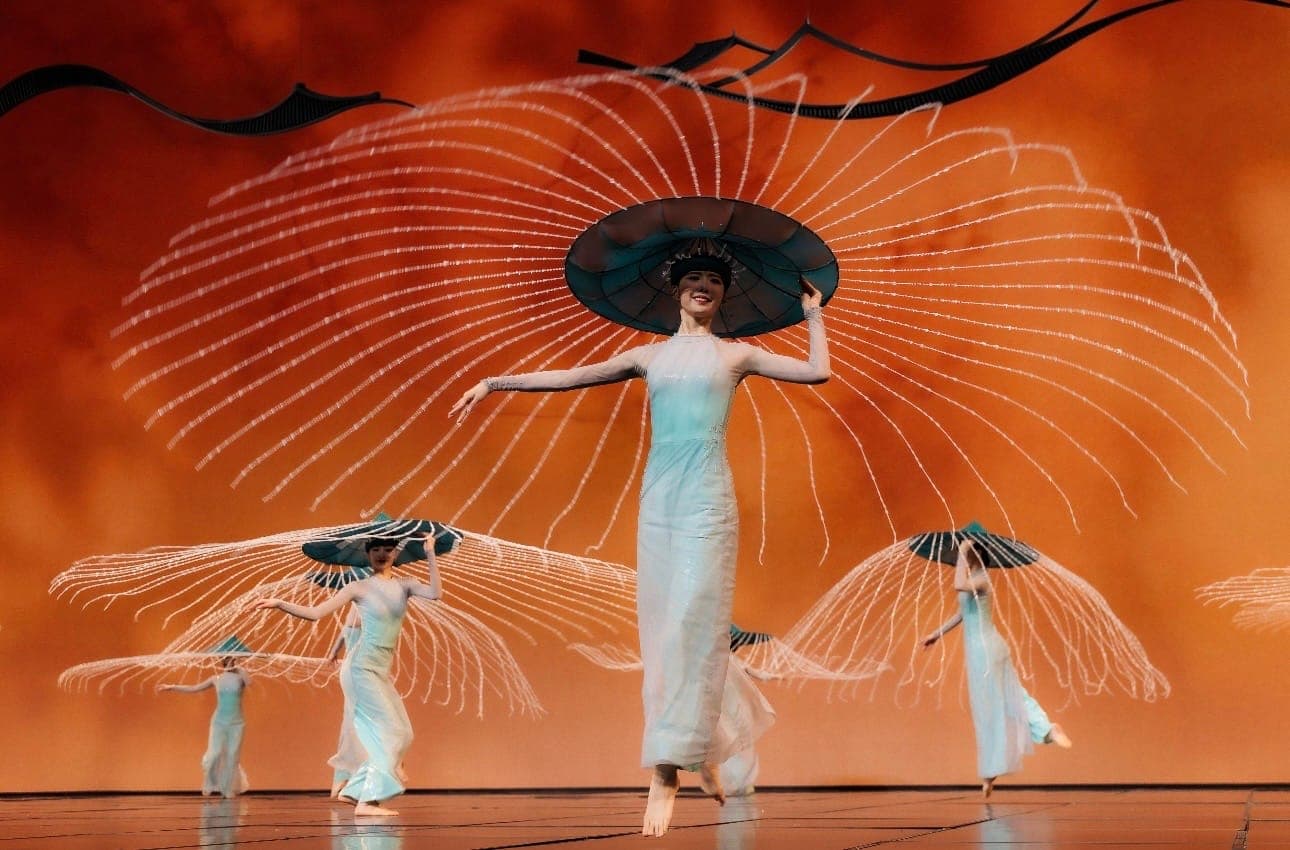 Dancer performing Chinese contemporary choreography