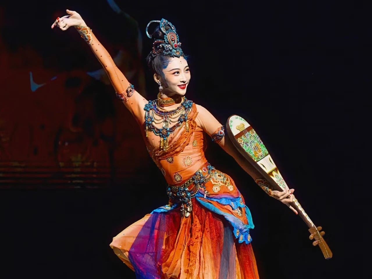 Flame silk dance with props