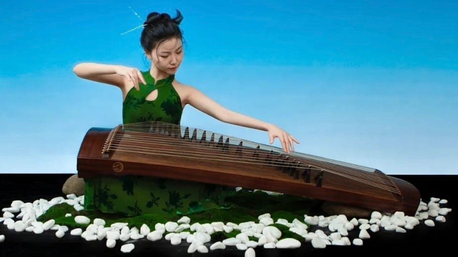 Guzheng Solo in green costume