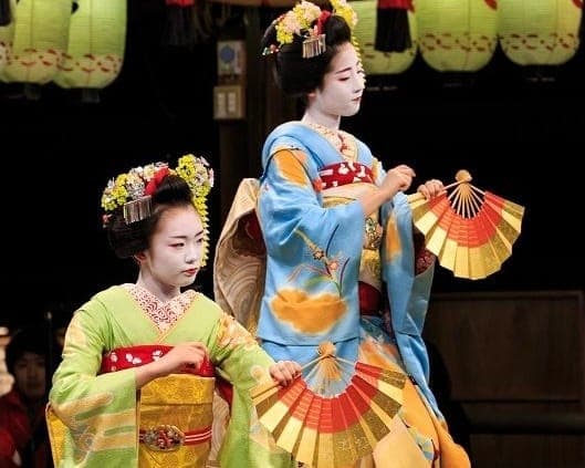 Japanese Fan dance on Stage