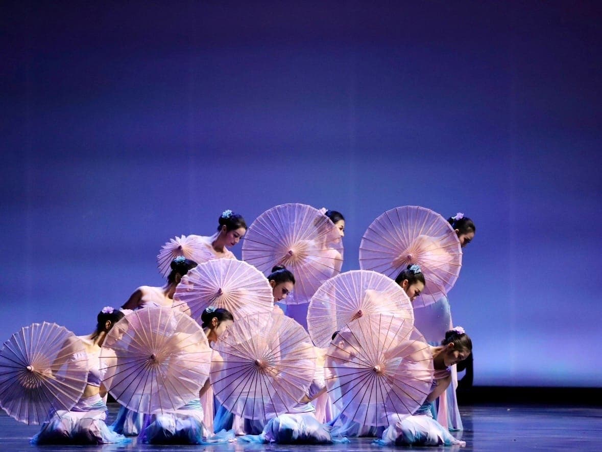 Umbrella dance